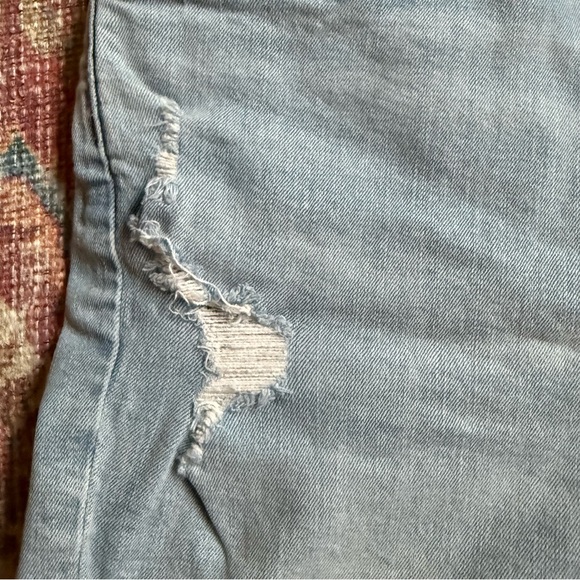 J. Crew Light Wash Women’s 29 Denim Distressed Shorts 5” inseam - Picture 6 of 8